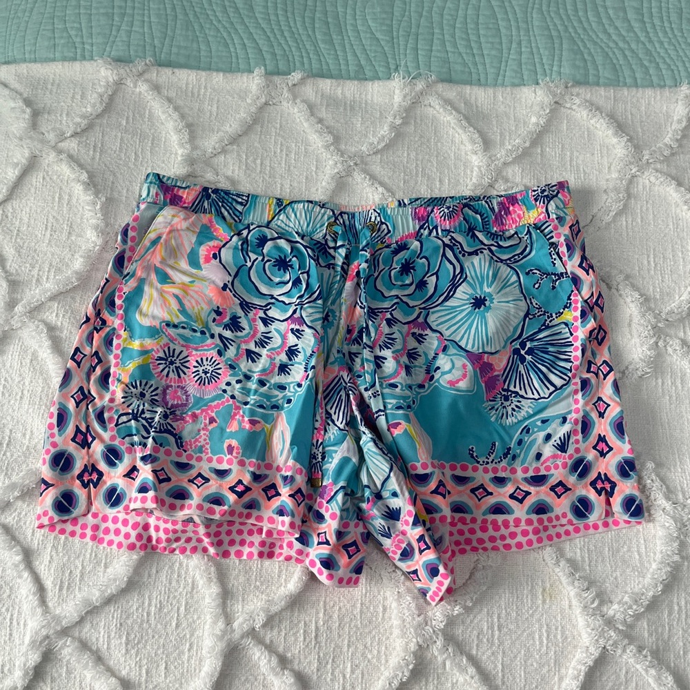 Lilly Pulitzer Floral Katia Shorts in size medium